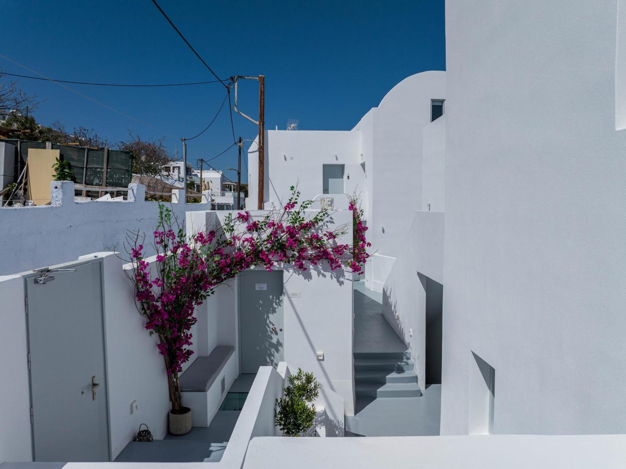Cycladic Suites & Spa Fira  Exterior photo
